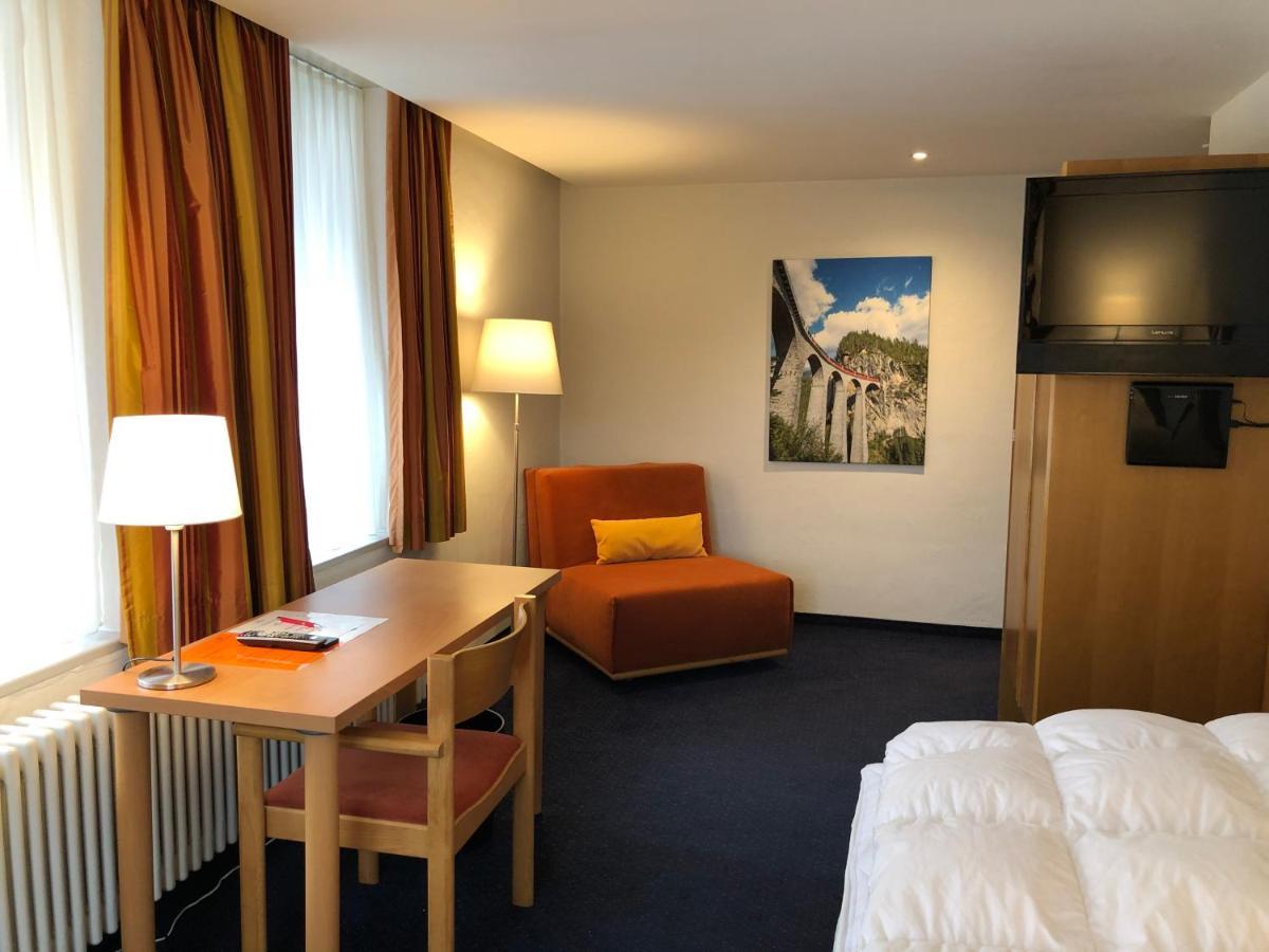 Hotel Weisses Kreuz Берґюн Екстер'єр фото