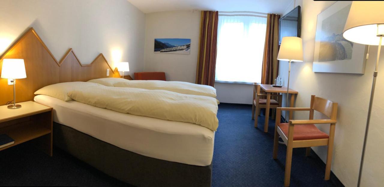Hotel Weisses Kreuz Берґюн Екстер'єр фото